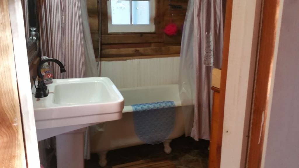 Foto 12 von 28: Die historische Stansfield Cabin mit Wi-Fi