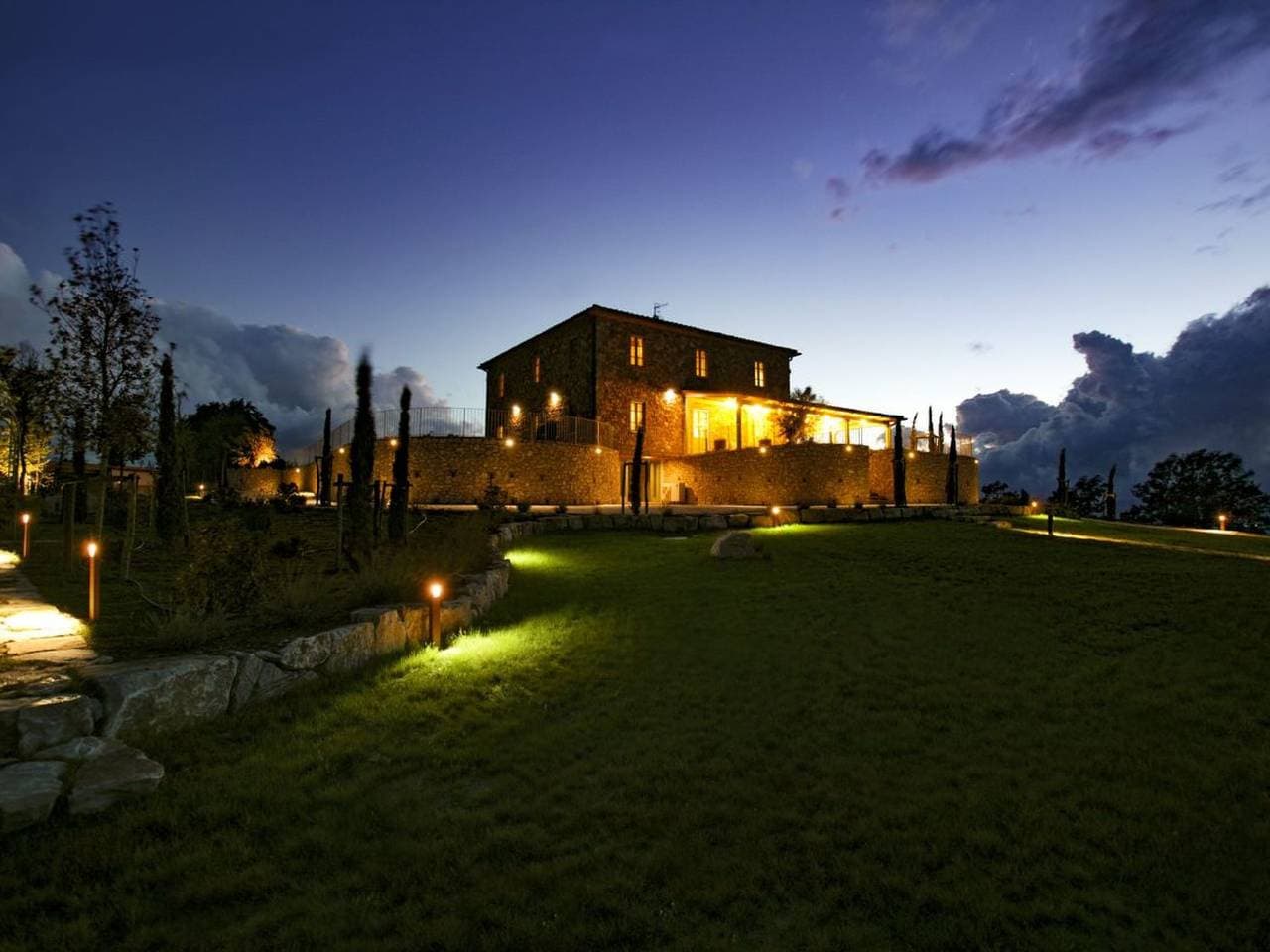 Foto 3 von 67: Villa mit Infinity-Pool