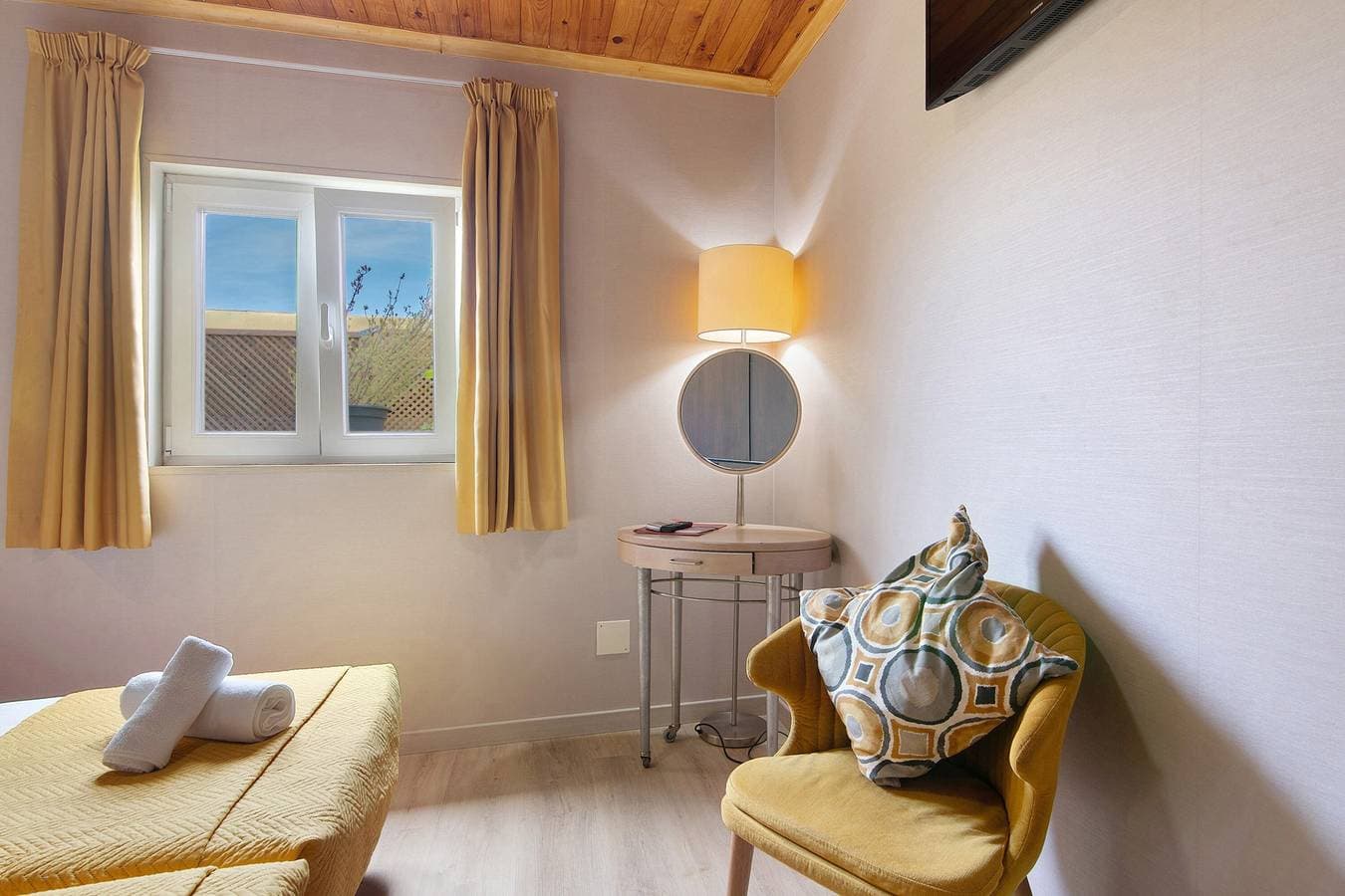 Foto 6 von 33: Ferienwohnung 'Quarto Twin 203' mit gemeinsamer Terrasse, WLAN und Klimaanlage