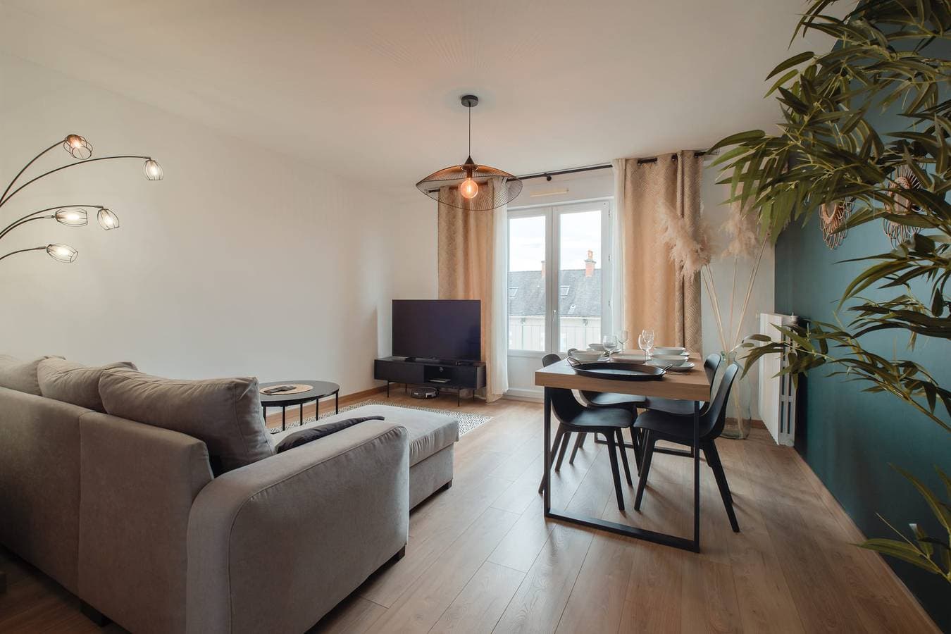 Foto 2 von 17: Ferienwohnung für 6 Personen mit Balkon