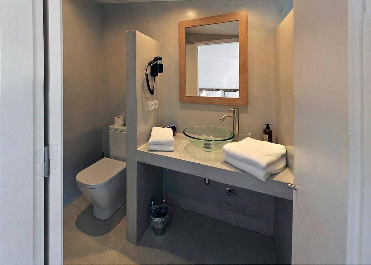 Foto 9 von 9: Small Double Room with City and Sea Views