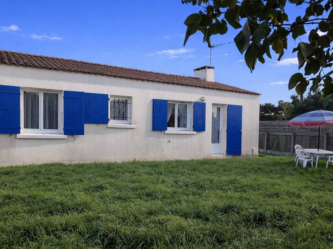 Einstöckiges Haus mit Garten, Haustiere auf Anfrage, nahe am Strand 1