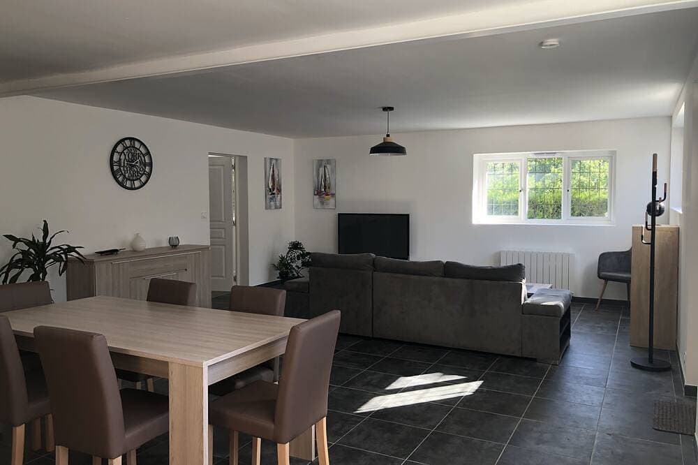 Detached house with garden in Avranches 1
