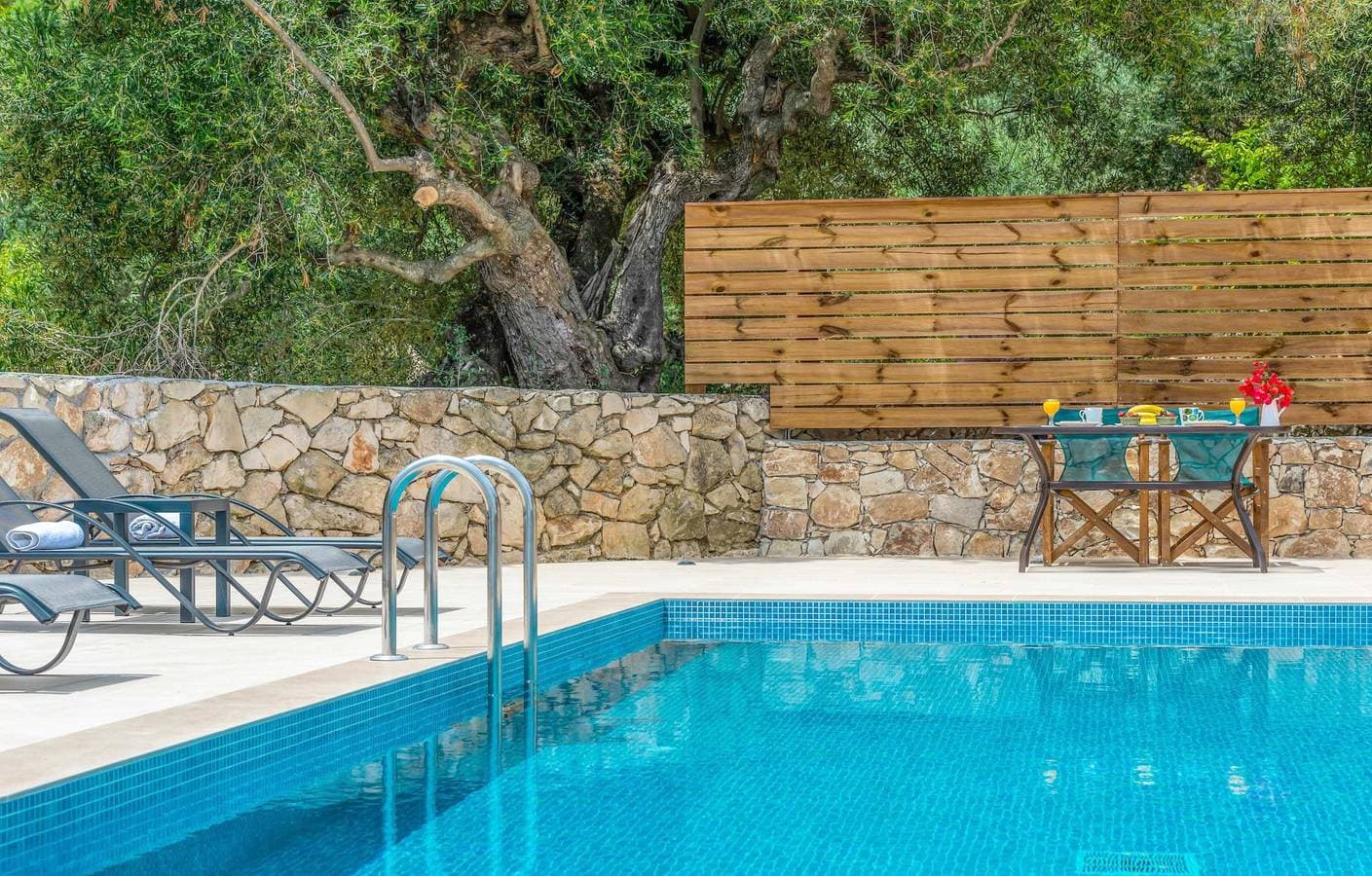 Foto 9 von 25: Villa für 4 Personen mit Pool