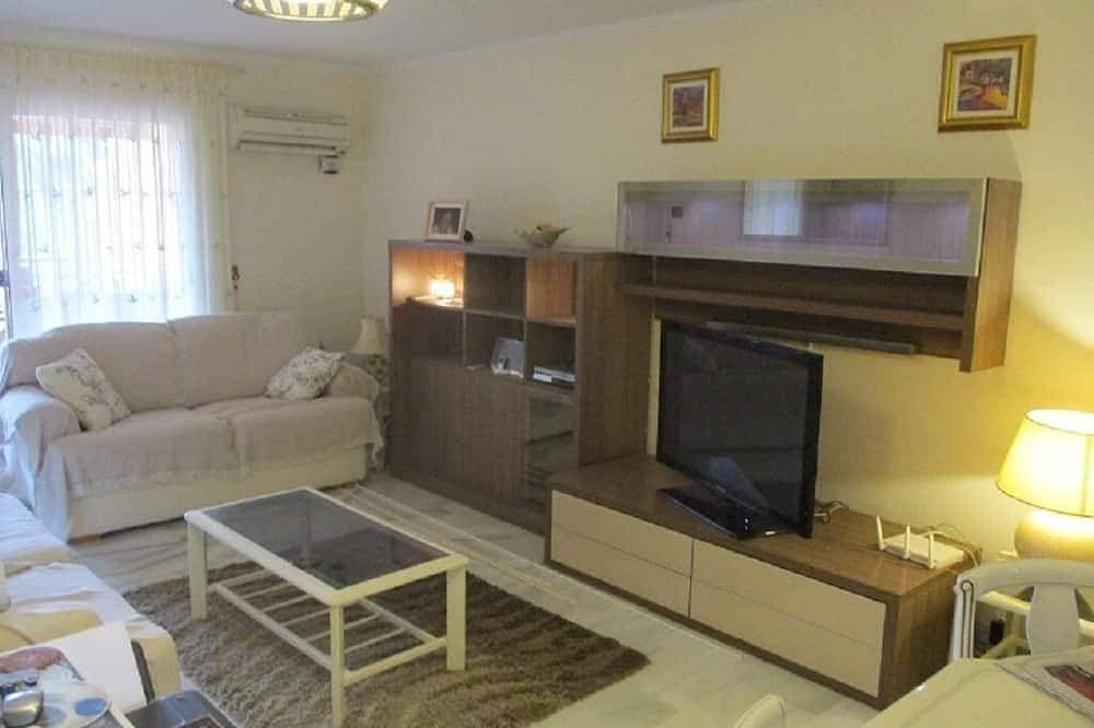 Foto 8 von 30: Marbella 2 Bed 2 Bath Luxury Apartment near Cabopino