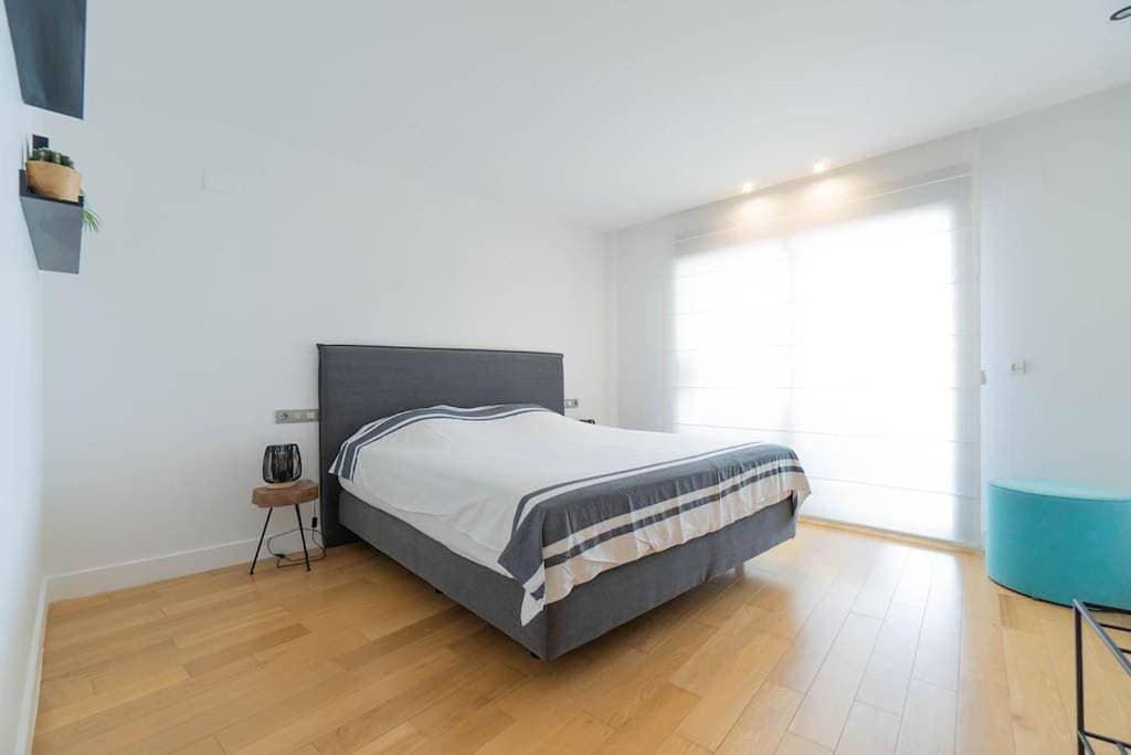 Foto 7 von 34: Three-Bedroom Apartment