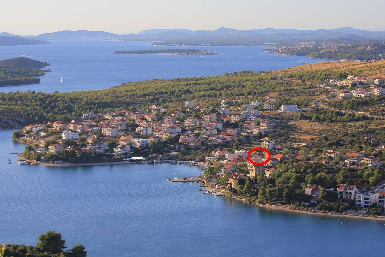 Foto 9 von 50: 4-Zimmer-Ferienwohnung mit Terrasse und Meerblick Grebastica, Sibenik A-482-a