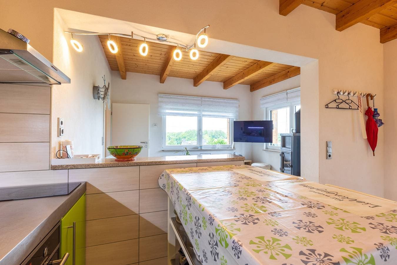 Foto 13 von 24: Ferienhaus 'Teufelsmauer-Blick' mit Bergblick, Gemeinschaftsterrasse und Wi-Fi