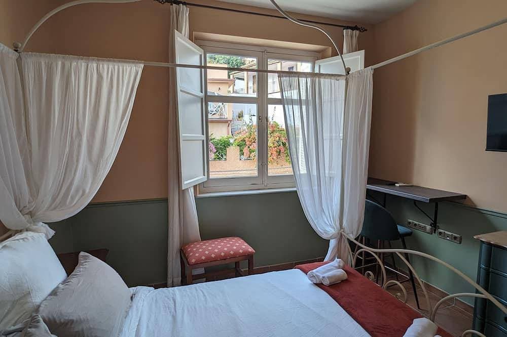 Foto 4 von 22: Central Location! Lovely Room with Free Wi-Fi