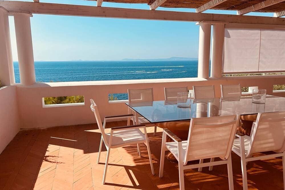 Foto 8 von 30: Schöne Panorama-Villa in einem privaten Park mit Abstieg zum Meer