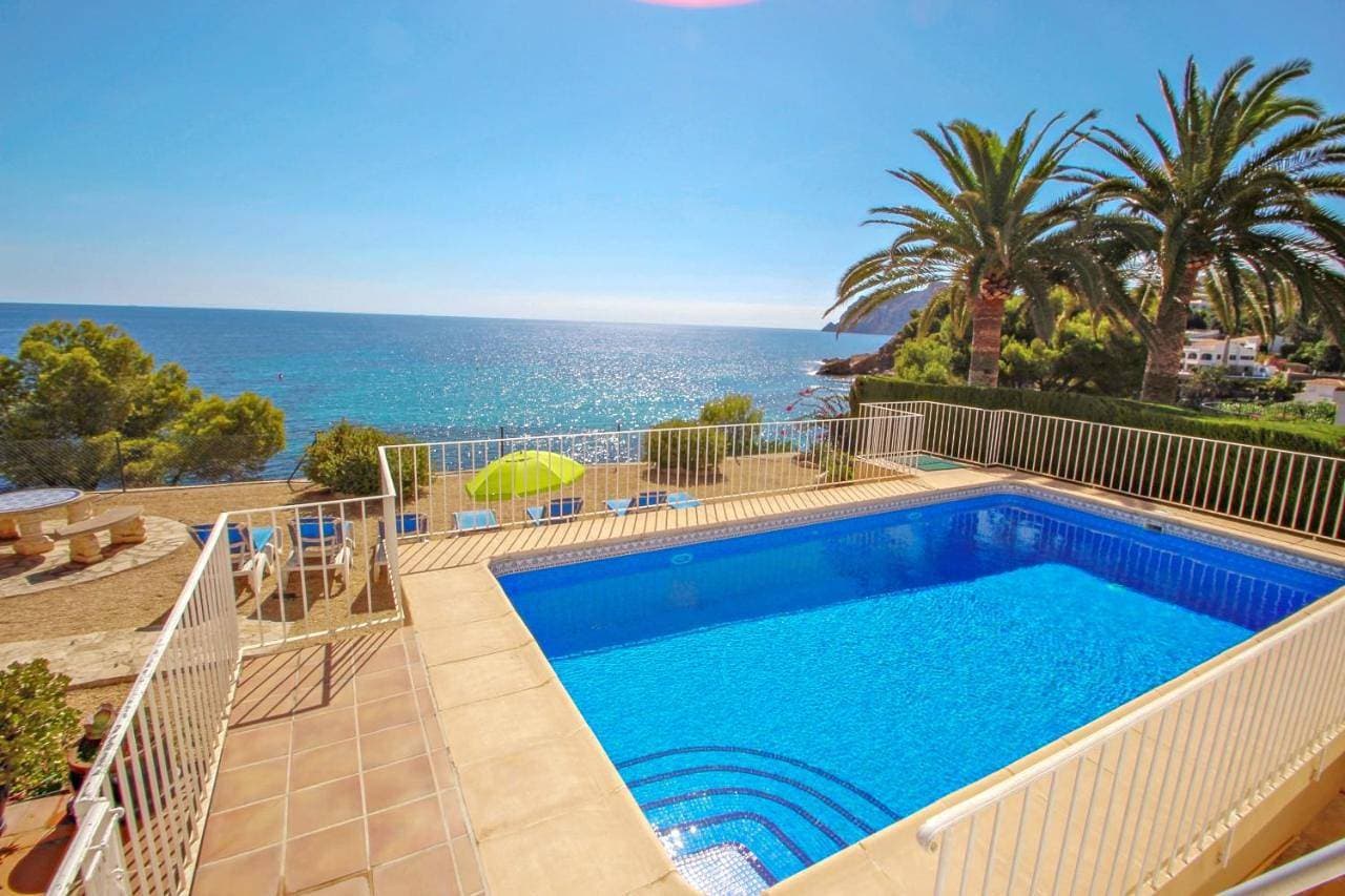 Celia - oceanfront villa in Costa Blanca 1