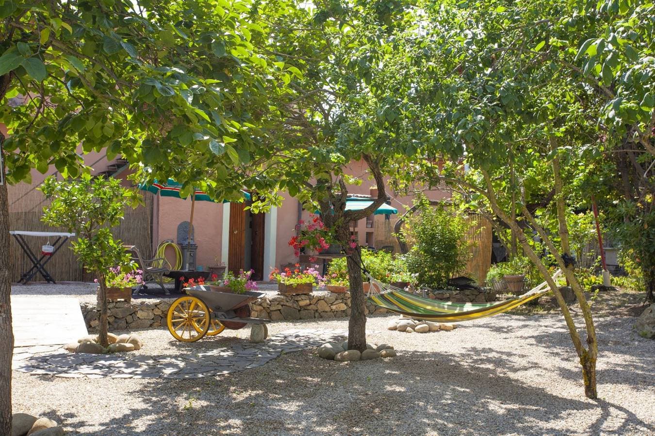 Foto 6 von 24: Ferienwohnung für 3 Personen mit Garten