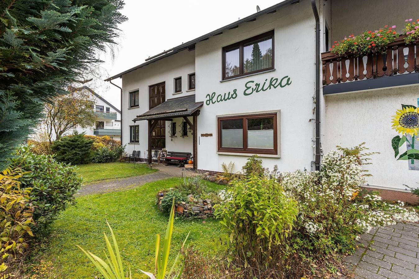Foto 5 von 27: Haus Erika - Ferienwohnung 1 mit WLAN, Balkon und Gemeinschaftsgarten nahe Skywalk