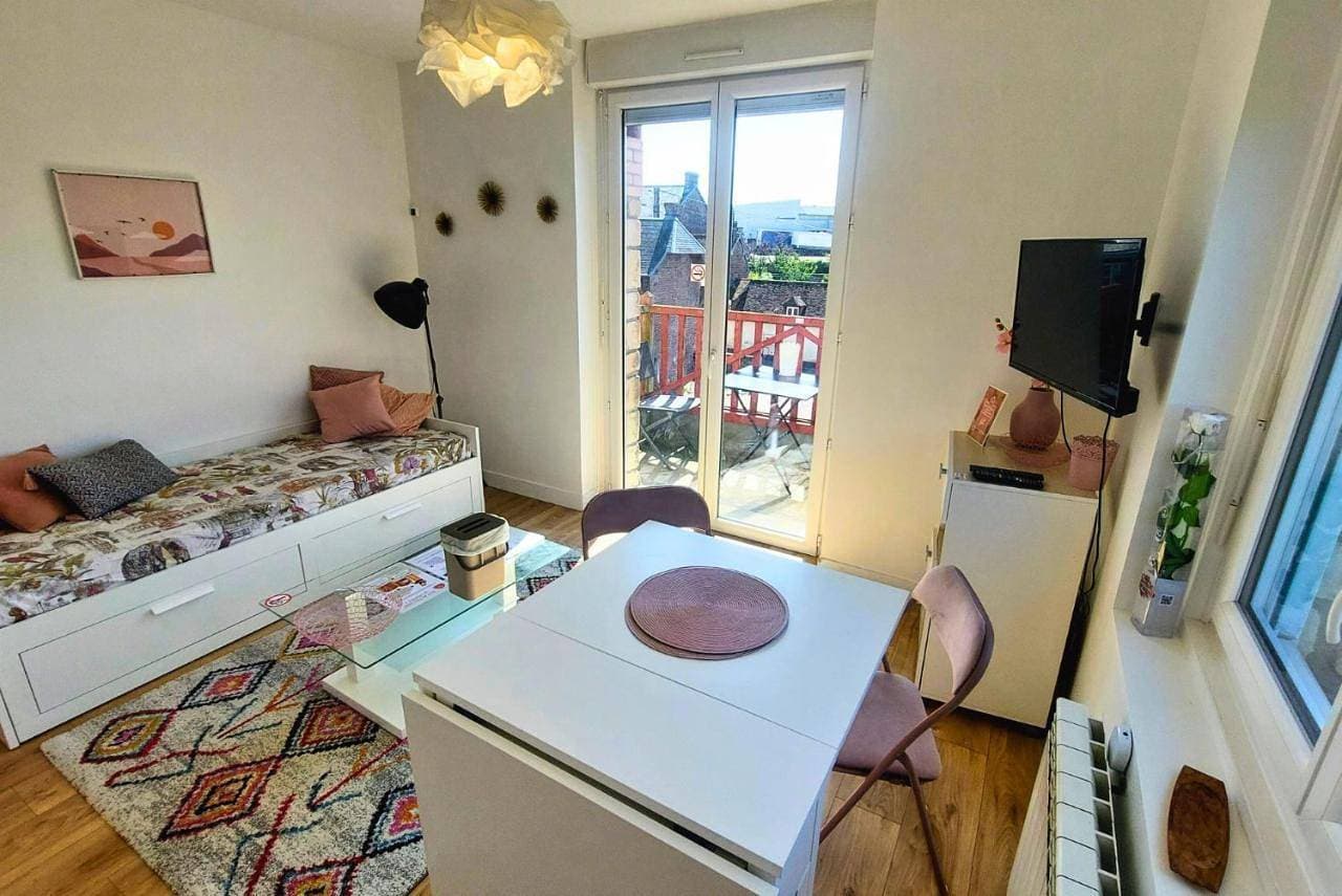 Foto 3 von 28: One-Bedroom Apartment