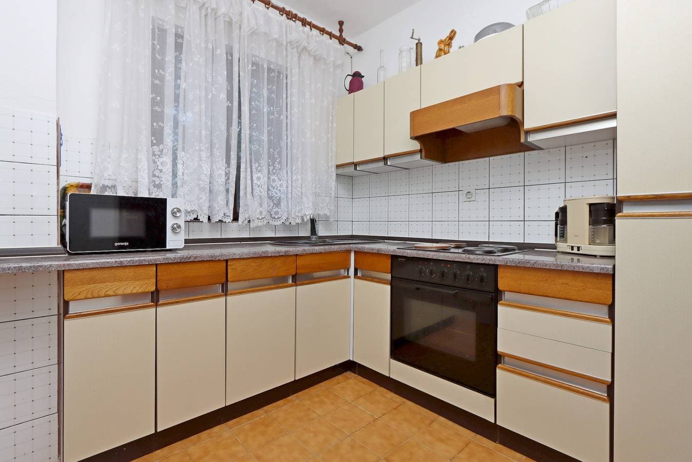Foto 10 von 23: 2-Zimmer-Ferienwohnung mit Balkon Banjol, Rab A-16082-a