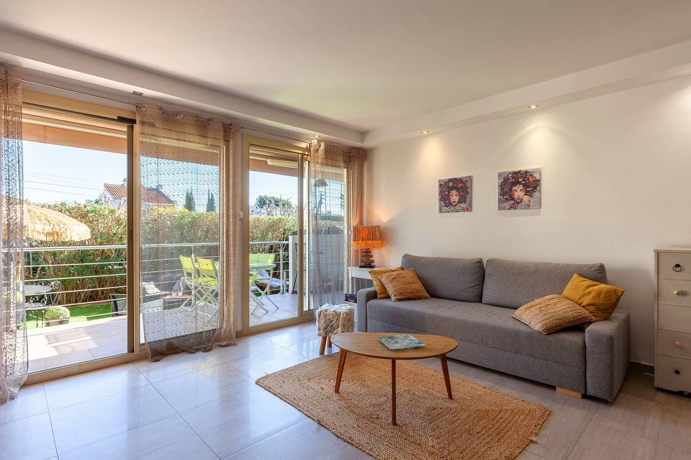 Foto 10 von 32: Ferienwohnung 'Le Cytharis A 10 Mn De La Mer' mit Privatterrasse, Wi-Fi und Klimaanlage