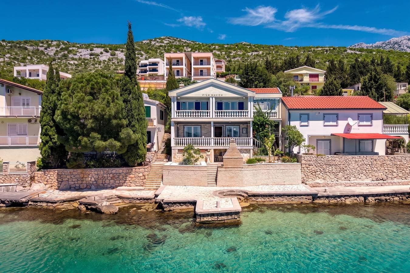 Seafront Escape - 4Br Beachfront Villa for 8 1