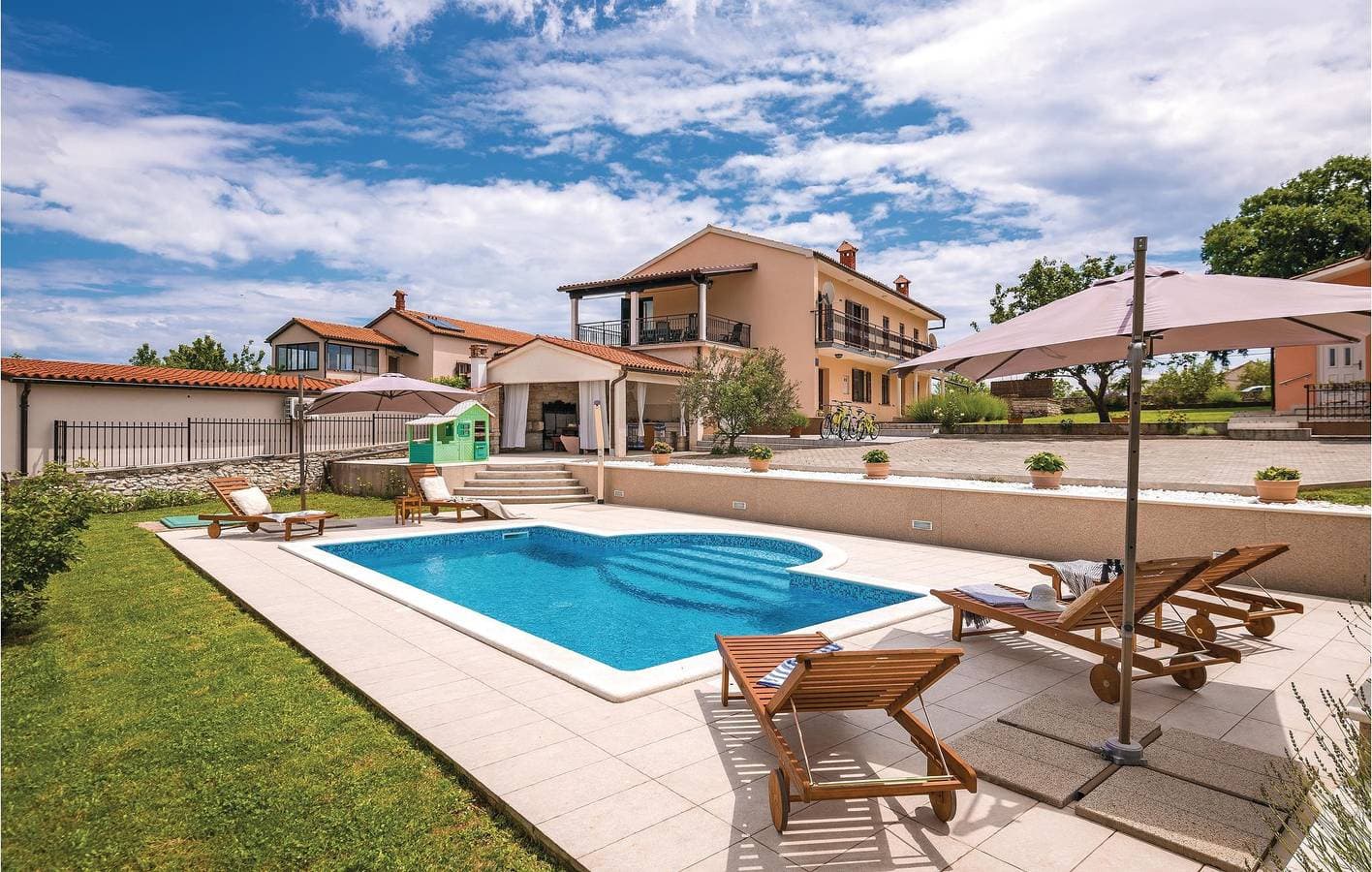 Charmante Unterkunft, 1,5 km von der Küste entfernt: Pool, WLAN, Terrasse und Parkplätze! 1