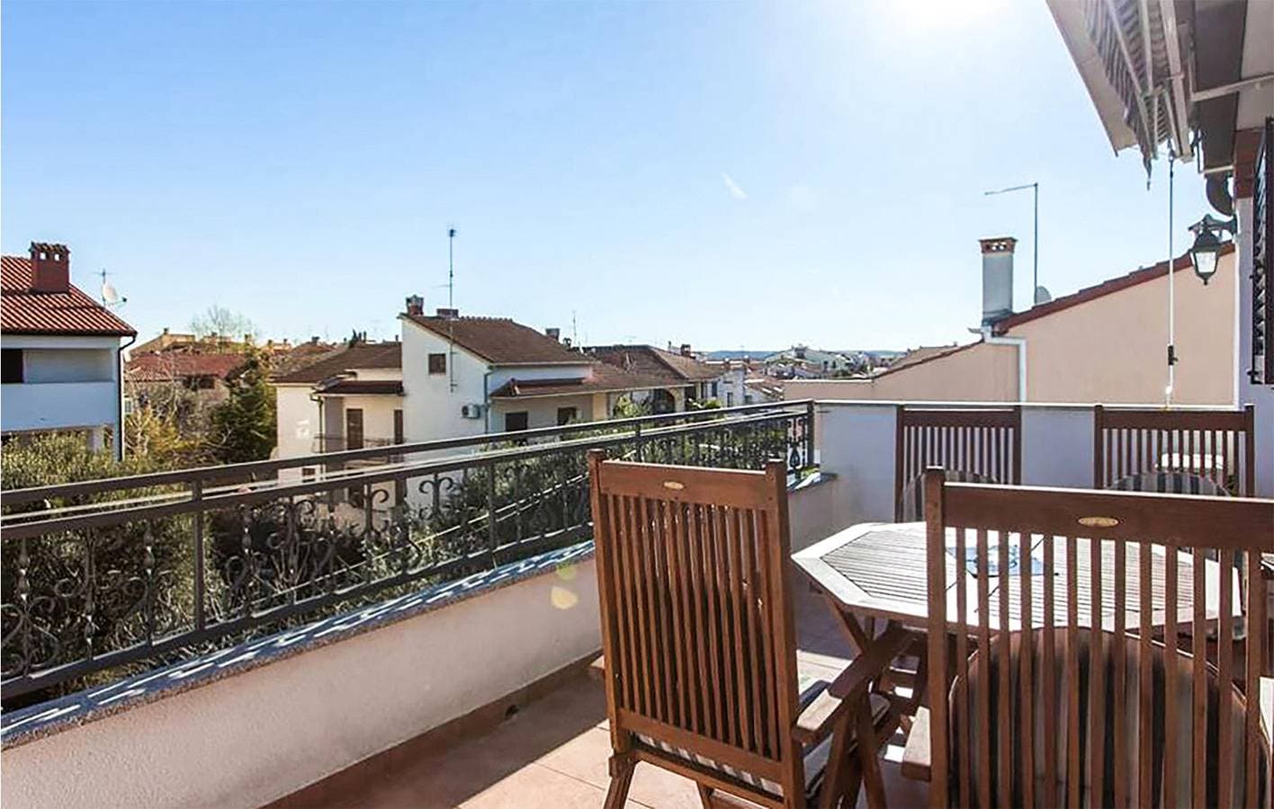 Foto 2 von 18: Gemütliche Ferienwohnung mit Terrasse, WLAN und nur 1,5 km vom Strand entfernt