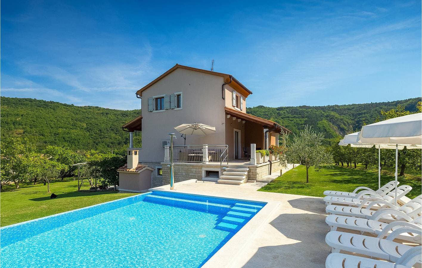 Foto 12 von 61: Charmante 150 m² große Ferienwohnung mit Pool, WLAN und Parkplatz in der Nähe von Novaki Motovunski
