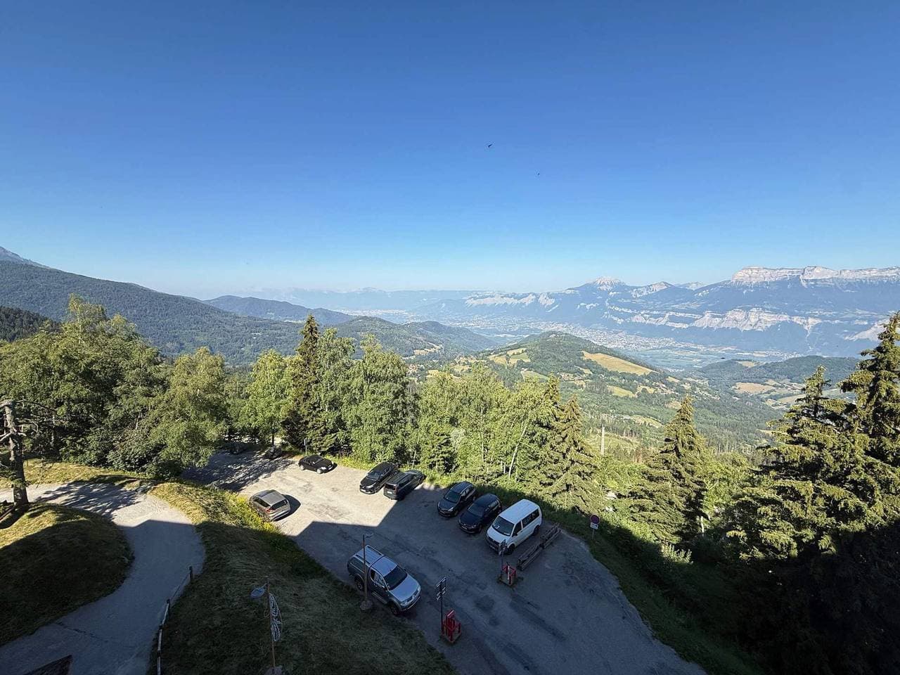 Foto 12 von 14: 3-Zimmer-Wohnung an der Piste mit Balkon und Talblick