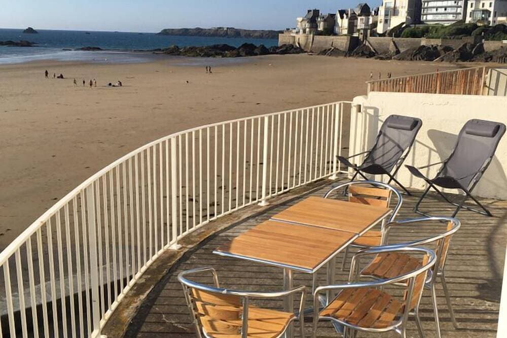 Foto 8 von 17: Ausgezeichneter Meerblick Mit Grosser Terrasse Am Strand