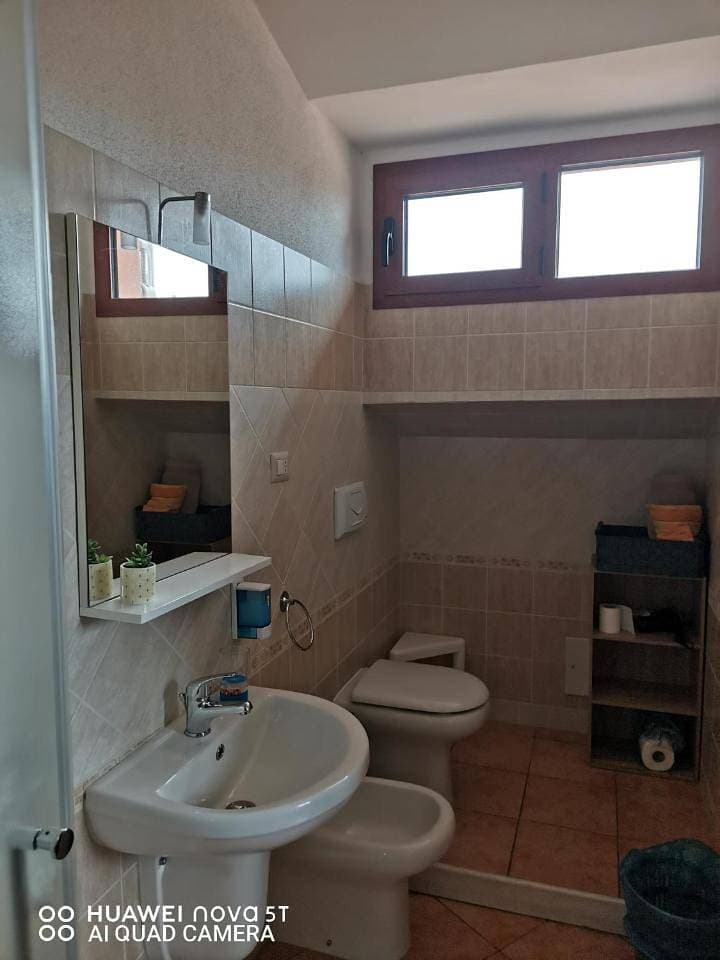 Foto 9 von 9: Double Room with Private Bathroom