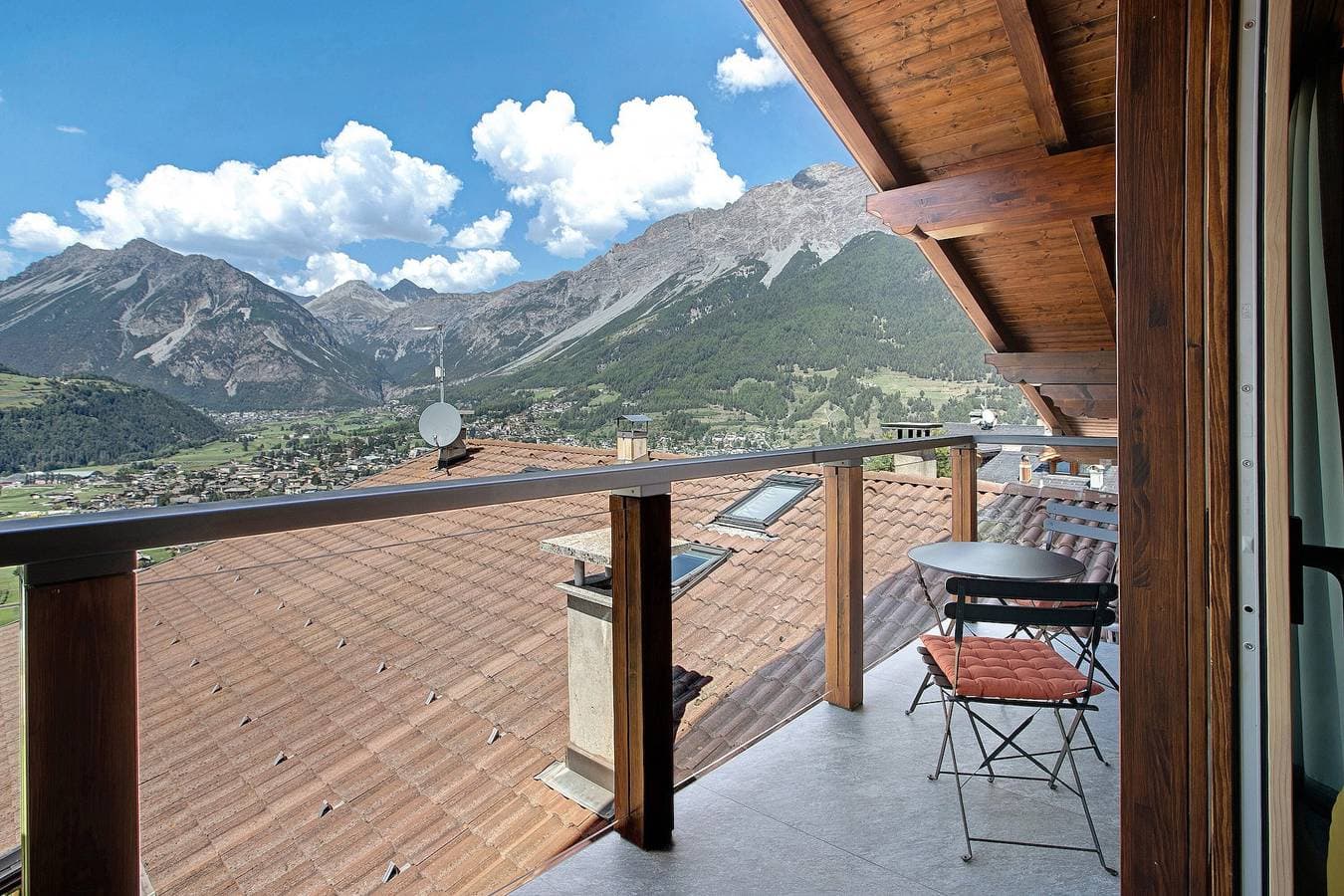 Foto 6 von 27: Ferienwohnung "Aria di Casa Piazzi" mit Bergblick, Gemeinschaftsgarten und WLAN