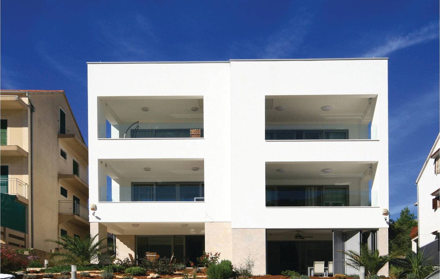 Gemütliche Ferienwohnung mit Meerblick, Terrasse, WLAN und Zugang zum Strand 1