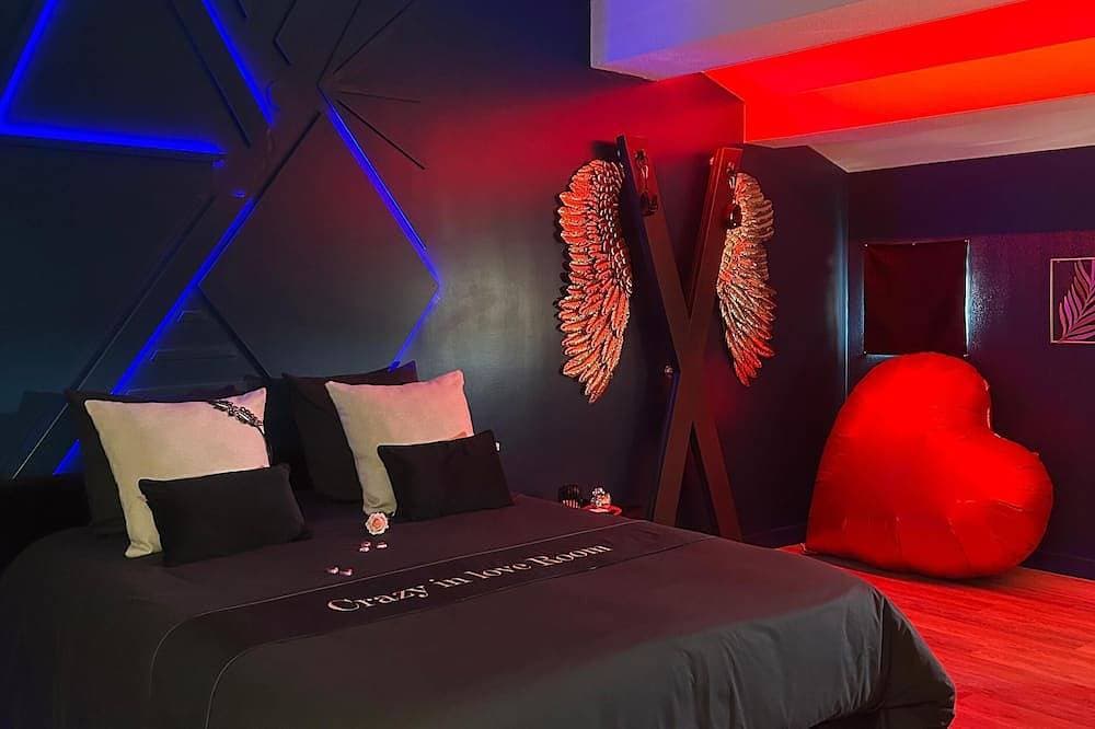 Foto 2 von 24: Suite Crazy'n love room, jacuzzi, cinema, parking, Camargue