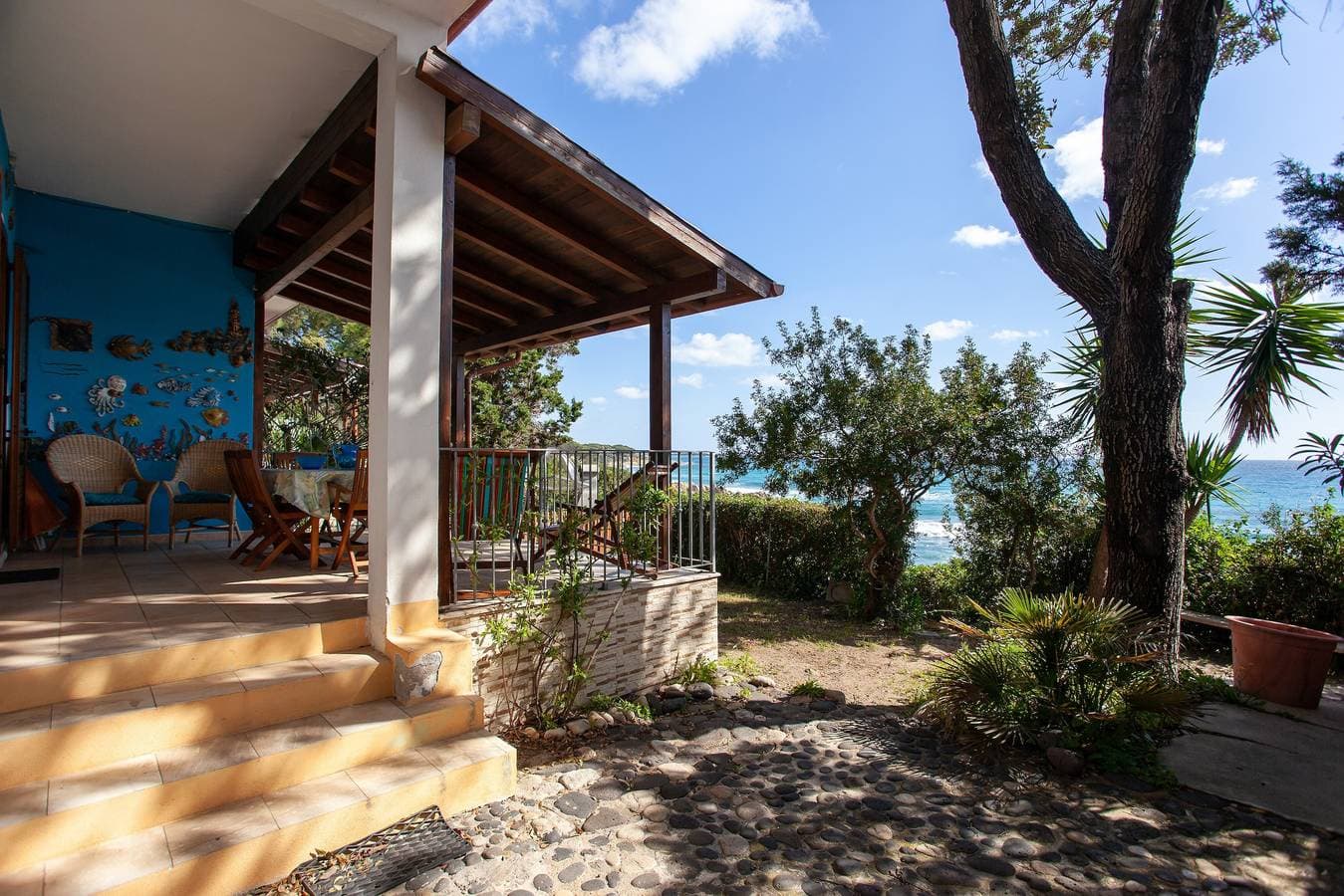 Foto 2 von 25: Ferienhaus Casa sulla Spiaggia 1 mit Meerblick, Terrassen und Garten