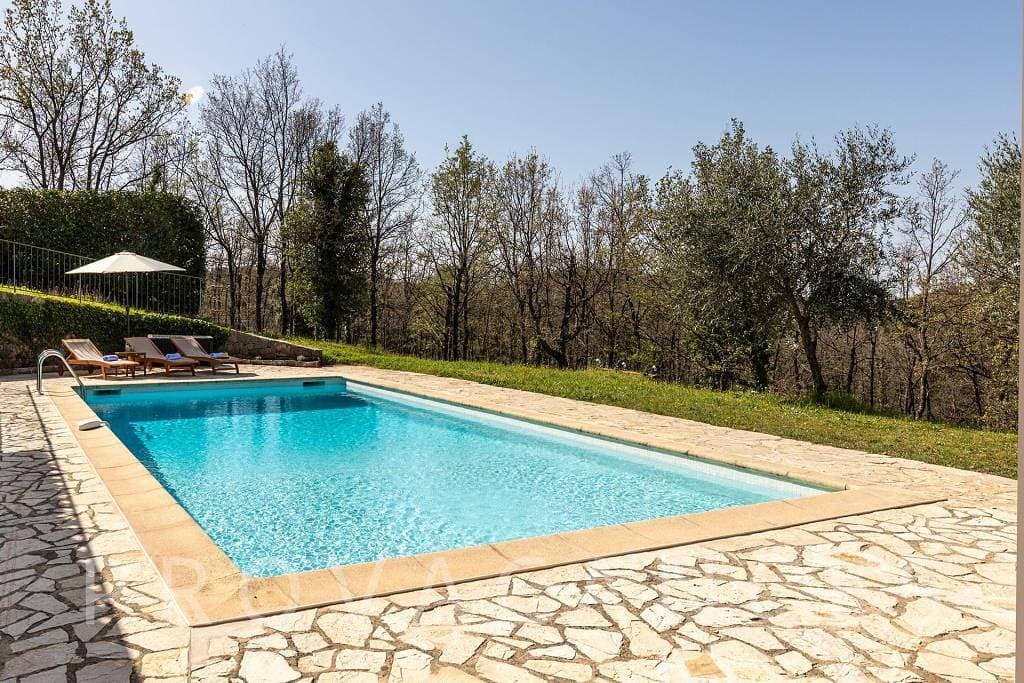 Foto 9 von 49: Ferienhaus mit großem Pool und schöner Aussicht auf Mons