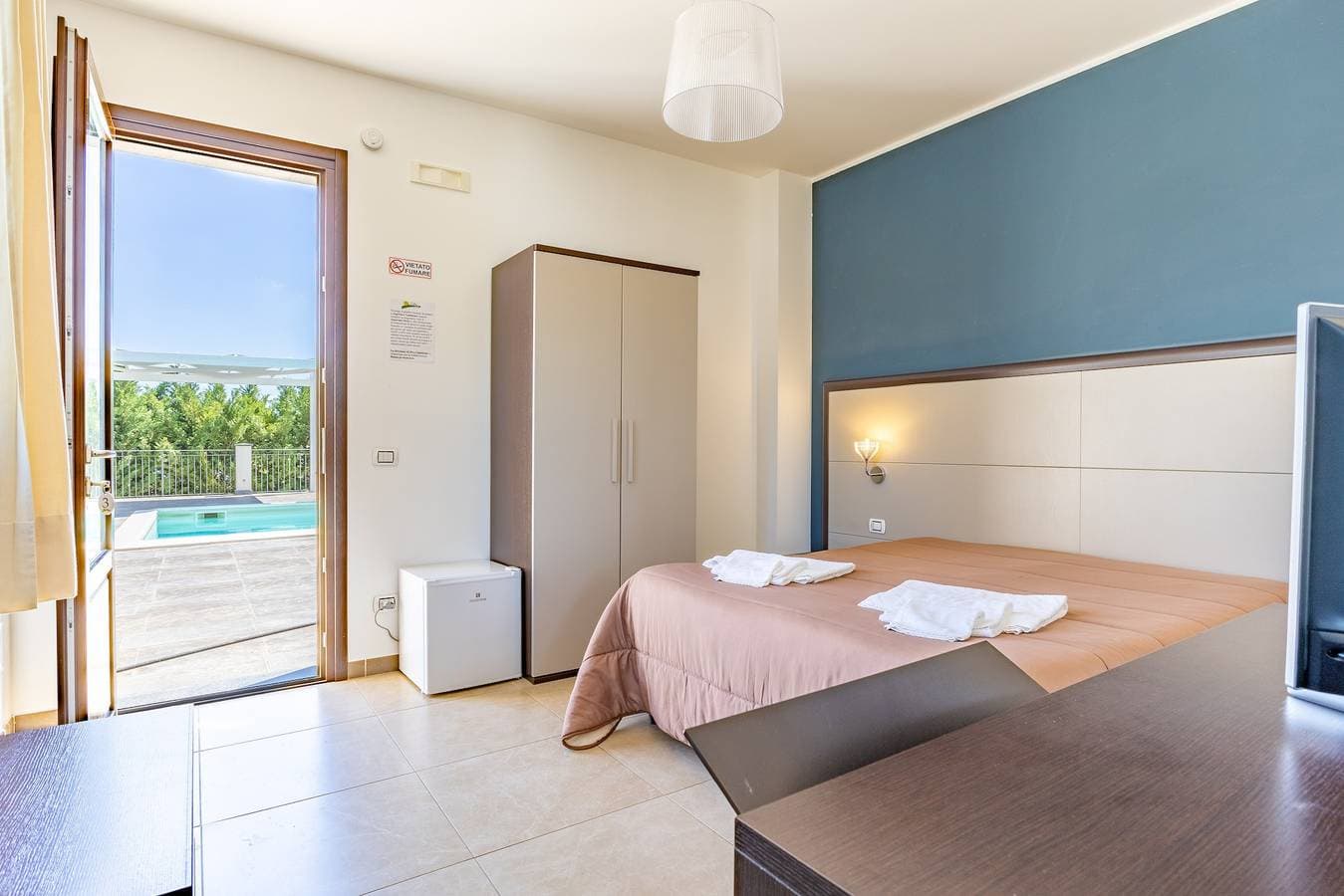 Foto 3 von 38: Zimmer 'Sciauru' mit Gemeinschaftspool, WLAN und Klimaanlage