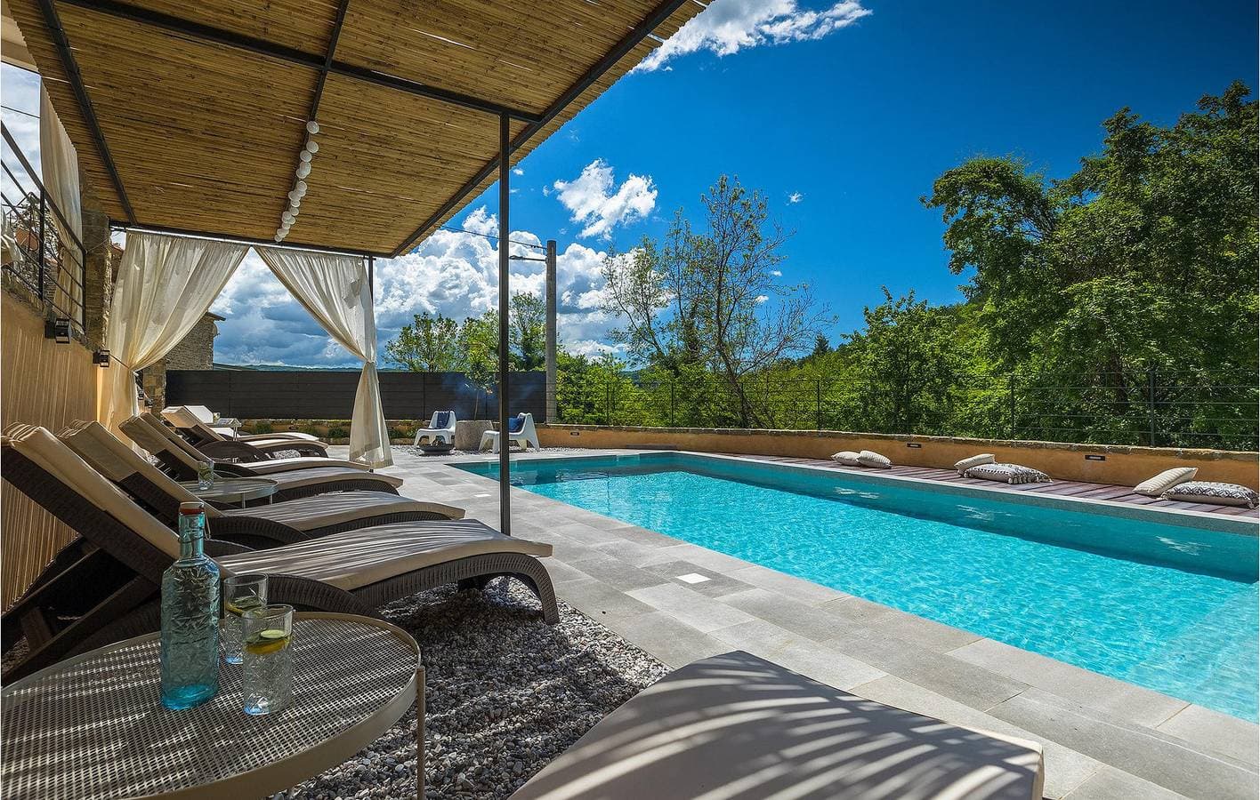 Foto 10 von 61: Gemütliche 1-Zimmer-Wohnung mit Pool in der Nähe von Oprtalj und zahlreichen Restaurants