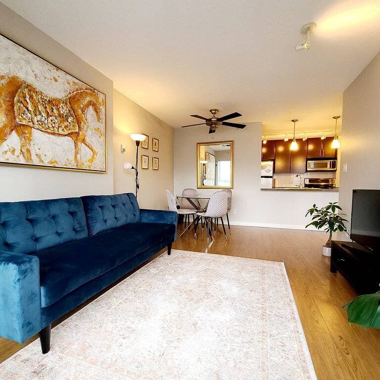 Foto 5 von 9: Charming Dwelling Downtown Vancouver