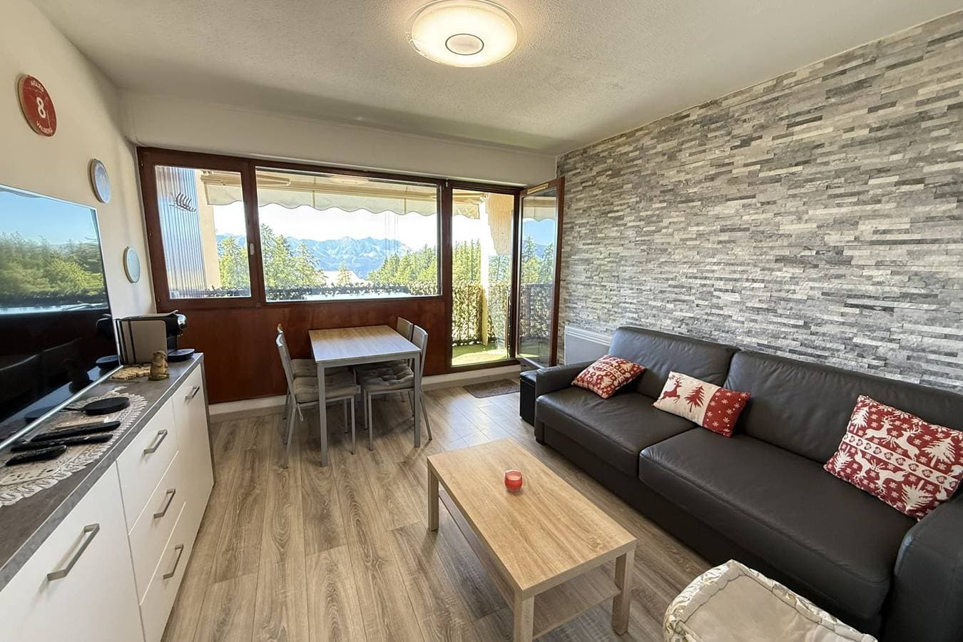 Foto 10 von 23: Ferienwohnung für 4 Personen mit Terrasse