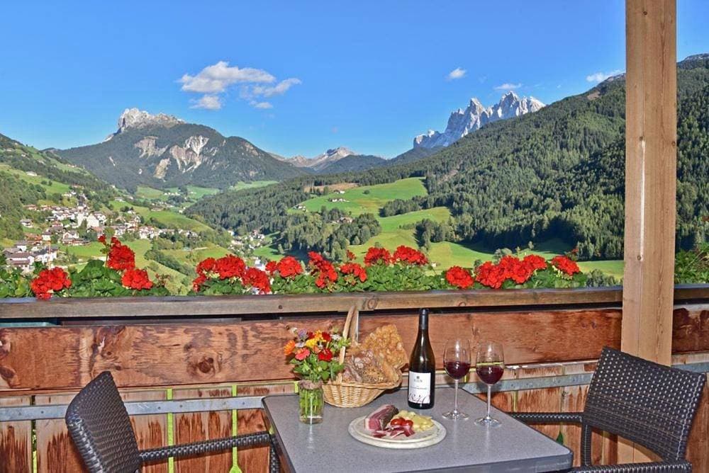Foto 6 von 13: Apartment with Mountain View