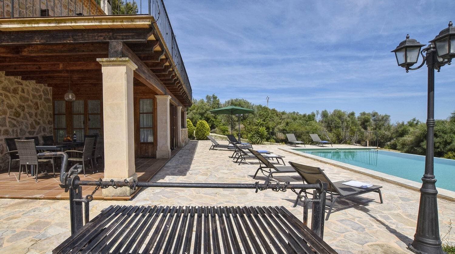 Foto 3 von 31: Ferienhaus 'Horlandis' mit Bergblick, privatem Pool und WLAN