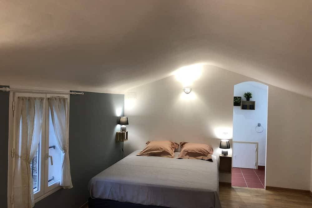 Foto 4 von 30: Im Herzen von 4600m2 von Eichen, ruhig: Schwimmbad, Tennis, Pétanque, privat