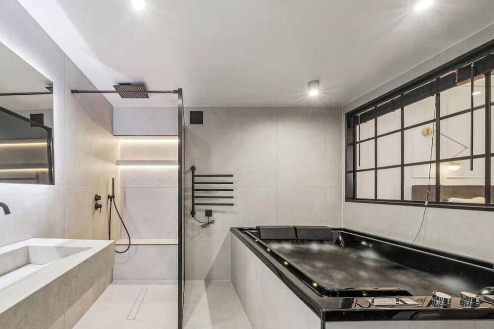 Foto 5 von 13: Kaza Bella – Paris Brancion | House with Jacuzzi