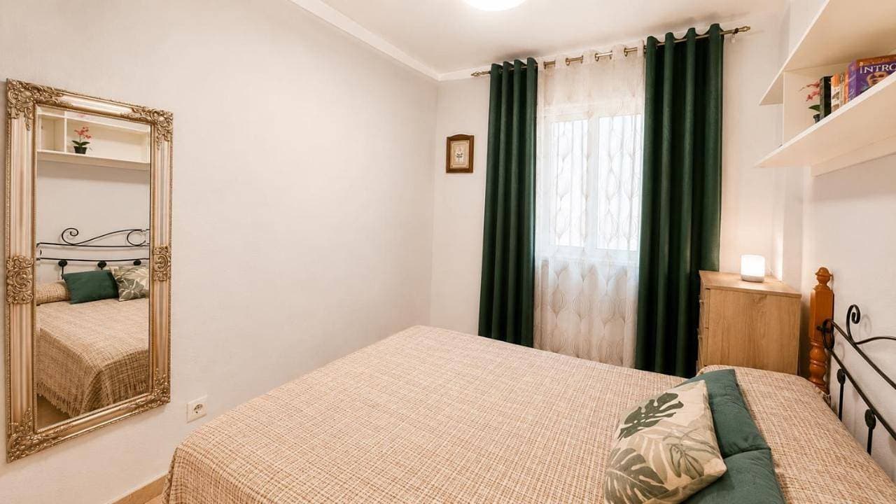 Foto 11 von 43: Two-Bedroom Apartment with Terrace and Sea View