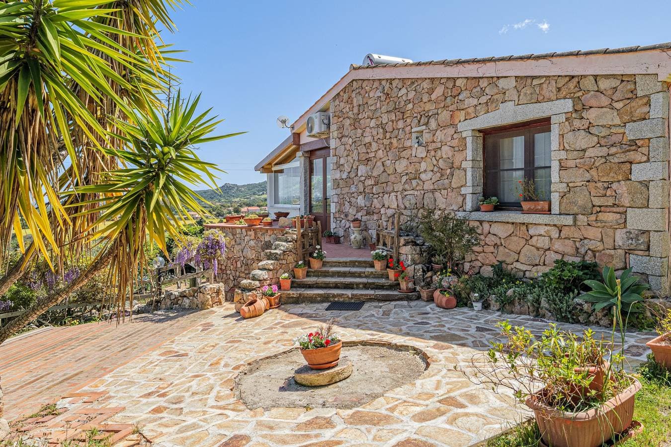 Villa Montalmutu con vista mare 1