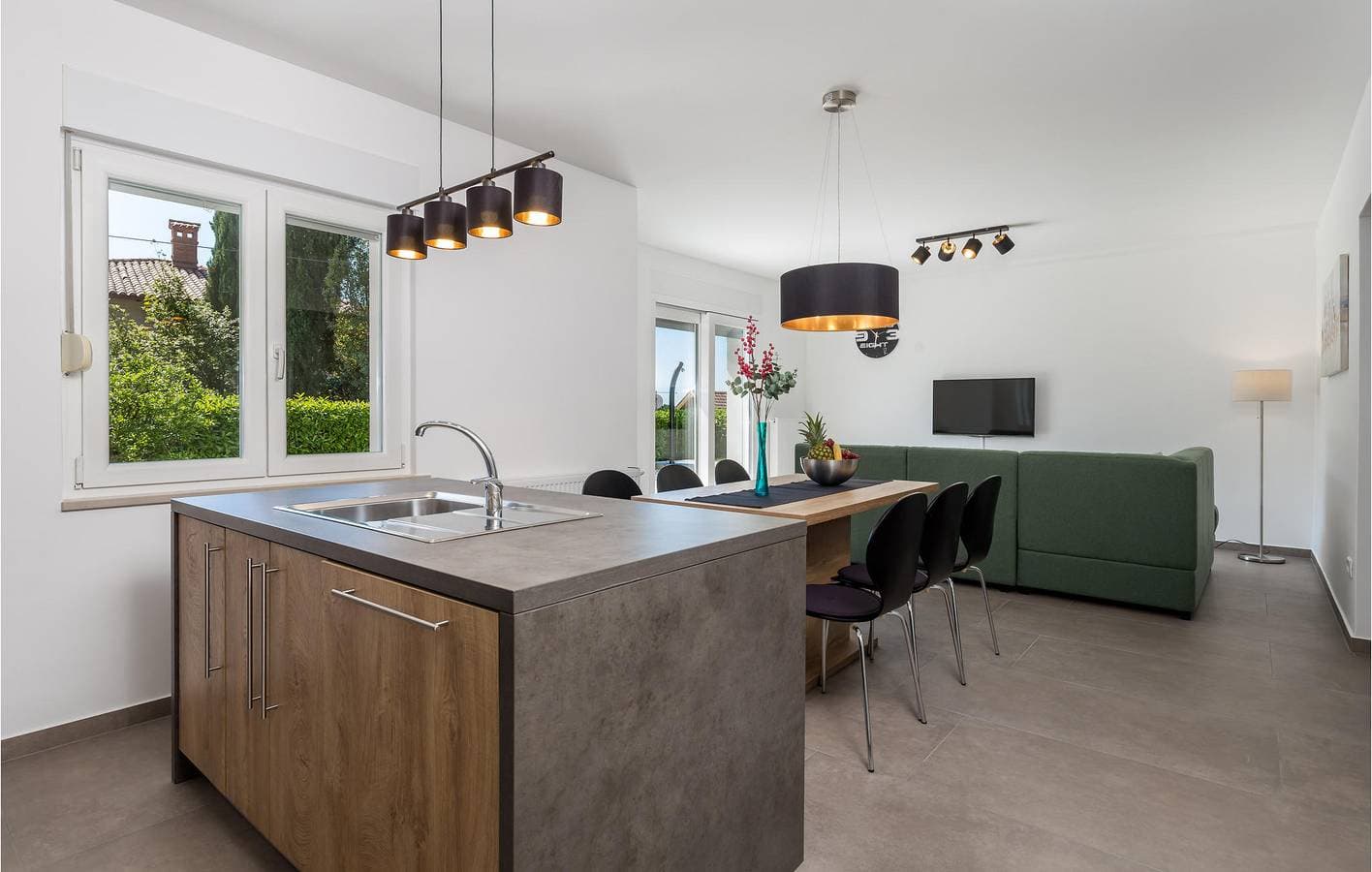 Foto 7 von 41: Charmante 76 m² große Wohnung mit Pool, Terrasse und einem Hundestrand in der Nähe