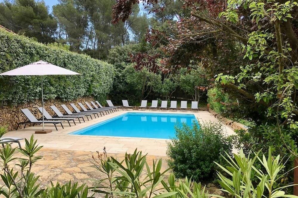 Familienapartment, 2-4 Personen, in der Provence Mas 16. Jh., Pool, Garten, Parkplatz 1
