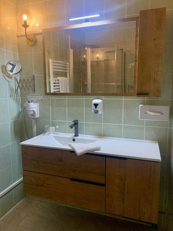 Foto 12 von 12: Double Room with Private Bathroom