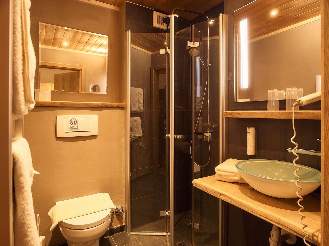 Foto 7 von 49: Doppelzimmer Adlerhorst