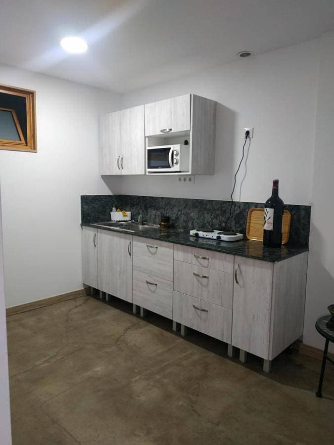Foto 5 von 14: Twin Room with Shared Kitchen