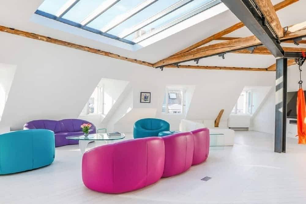 Foto 4 von 30: A Striking Sunlit Haussmann Penthouse- Luxury Living In Monceau Champs Elysees