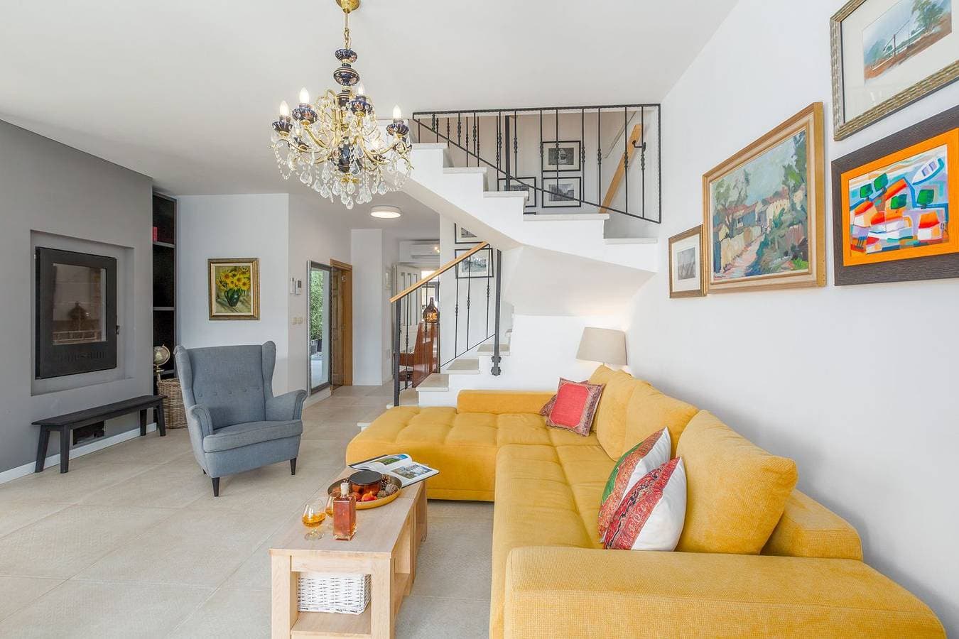 Foto 12 von 40: Malerische Villa mit Meerblick, Privatpool, Billard, Bikes, Tischtennis