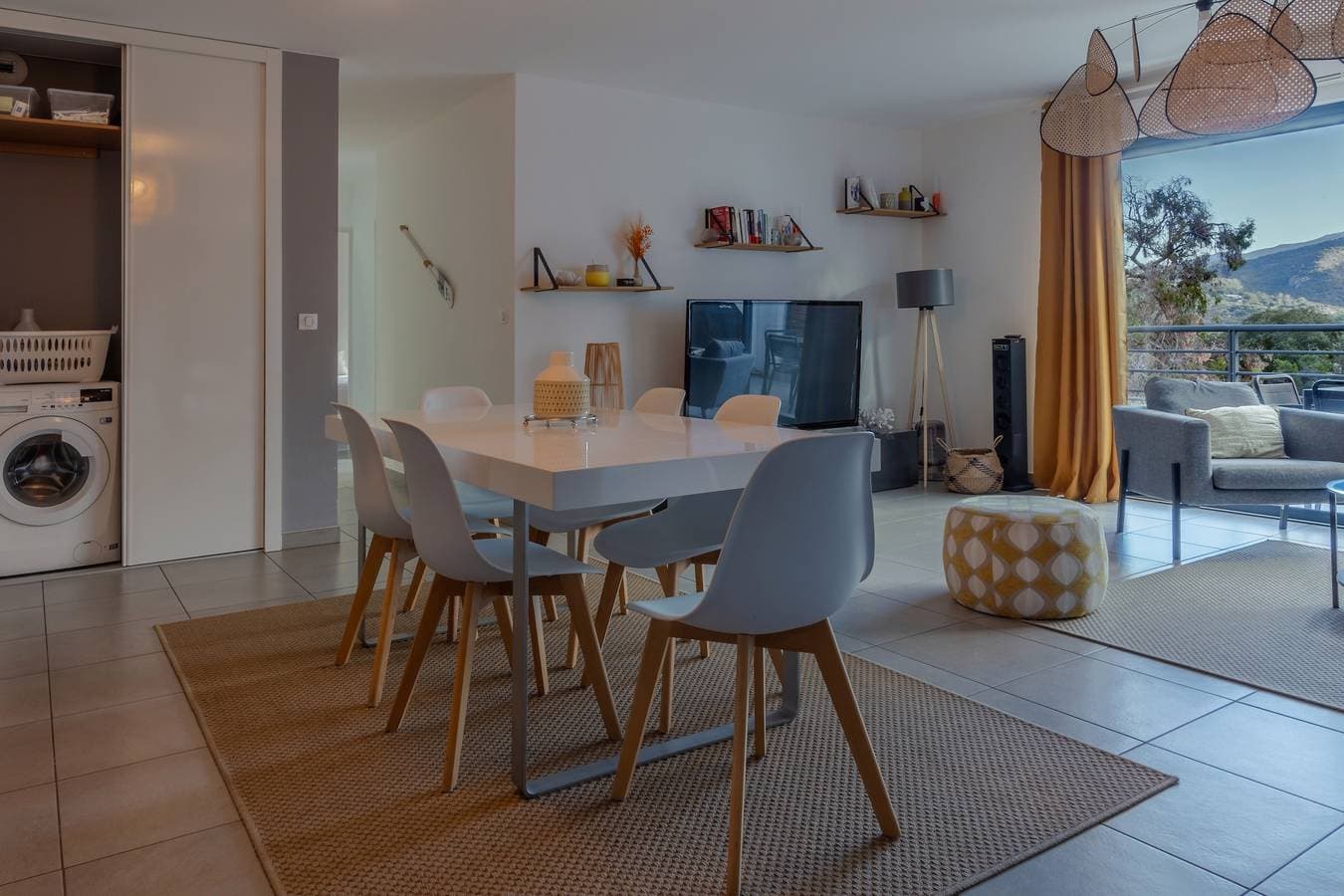 Foto 8 von 17: Ferienwohnung für 6 Personen mit Terrasse